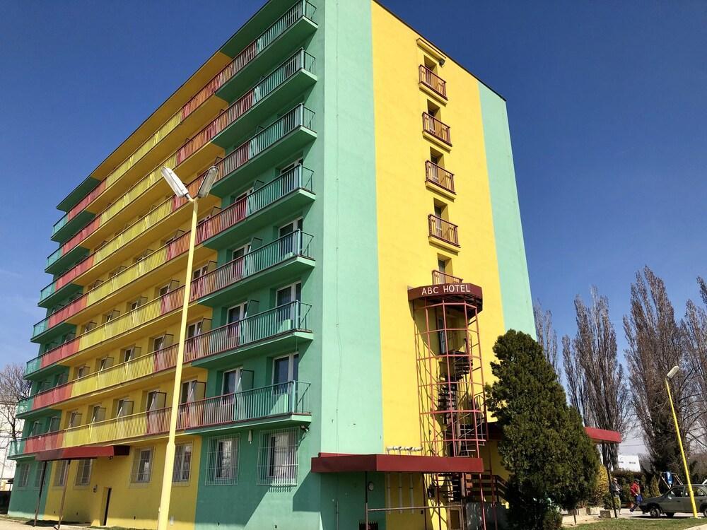 Abc Hotel Nitra Hotel 2*